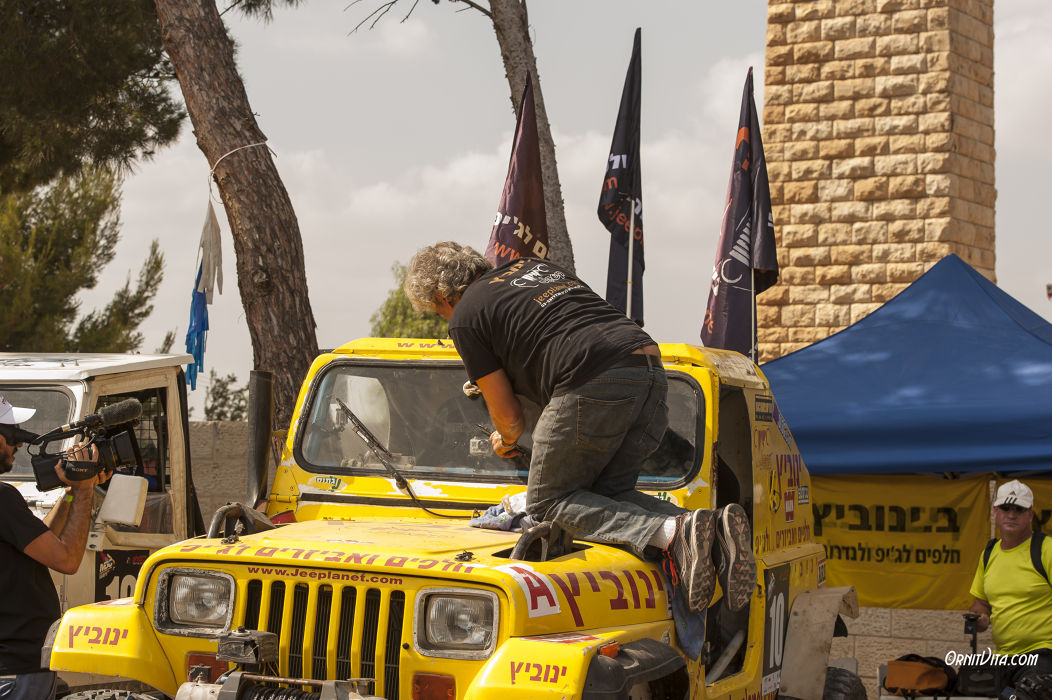 תמונה 9 מתוך ג'יפ התחרות